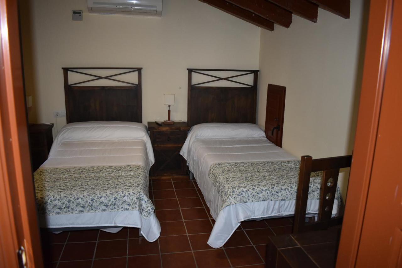 Hotel Rural El Refugio De Los Templarios Cabeza del Buey ภายนอก รูปภาพ